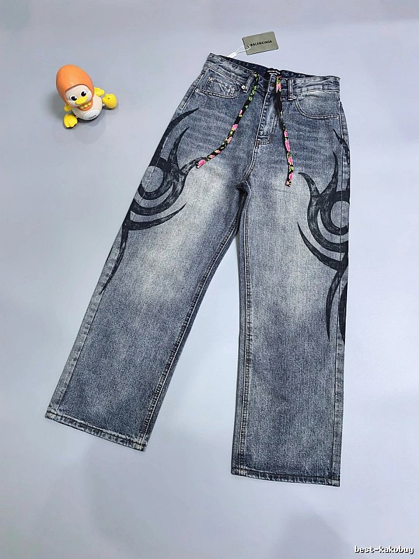 Graphic Wide Jeans with bold circular leg artwork and a relaxed fit - Casual