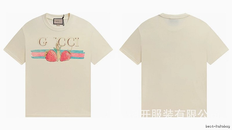 Gucci Vintage Off-white T-shirt with Strawberry Rabbit Print