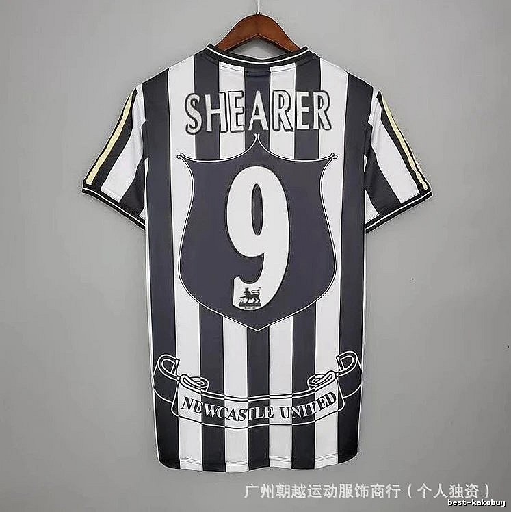 Manchester United Relaxed Beckham #7 soccer jersey White Black Retro with Versatile Design
