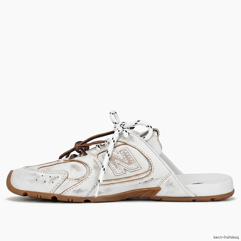 Miu Miu retro-style white slippers
