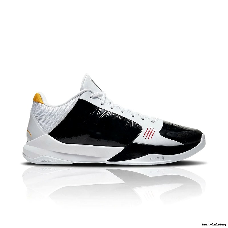 Nike black and white fashionable sports shoes