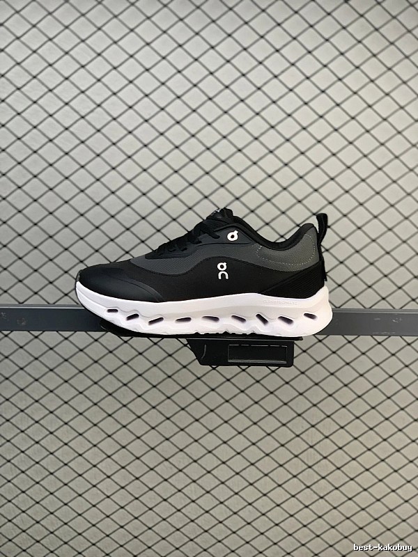 On Black Cloud Runners Defined by Streamlined Toe
