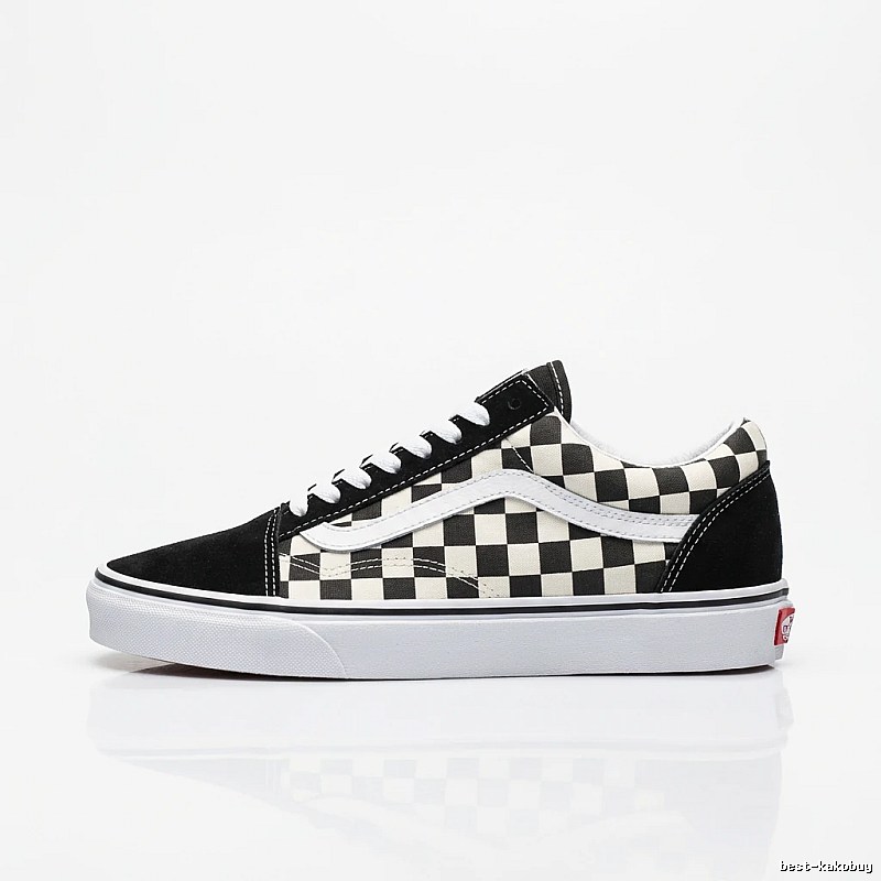 Vans checkered retro style skate shoes